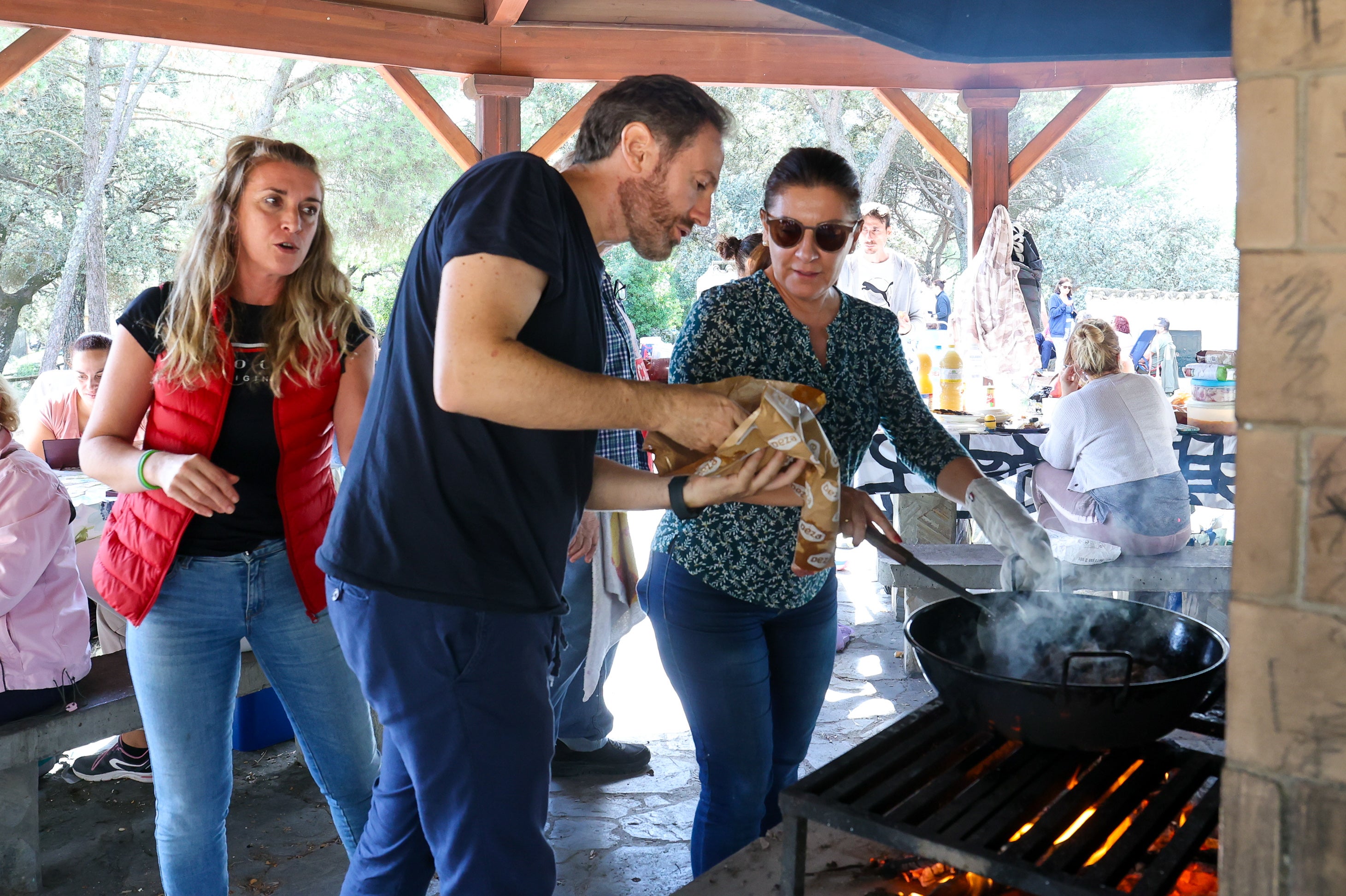 Los inigualables peroles por el Día de San Rafael en Córdoba, en imágenes
