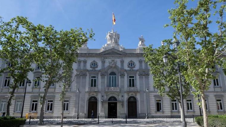 Fachada del Tribunal Supremo, en la plaza de la Villa de París