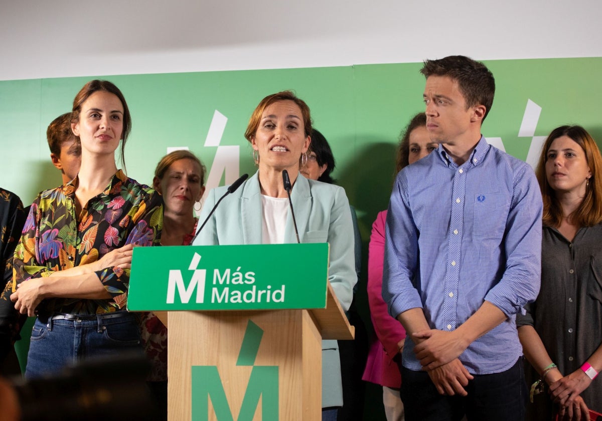 La ahora ministra de Sanidad, Mónica García, junto a Íñigo Errejón, su excompañero de partido