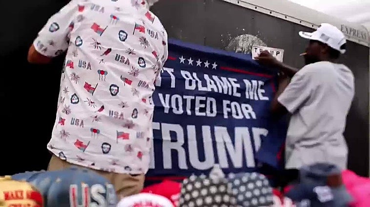 Decenas de personas asisten a un festival dedicado a Trump en Florida
