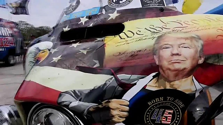 Decenas de personas asisten al "Trump Festival" en Florida