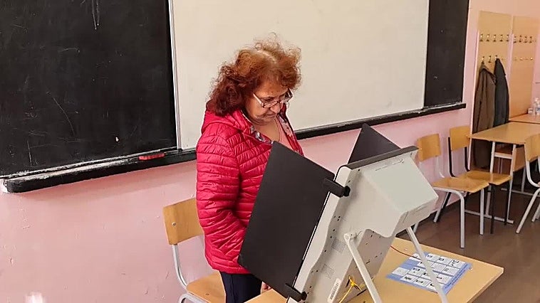 El partido de centroderecha GERB gana séptimas elecciones de Bulgaria en tres años y medio