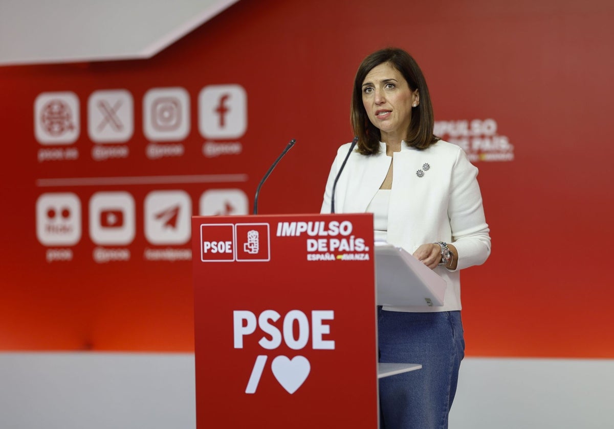 La portavoz del PSOE, Esther Peña, este lunes en rueda de prensa