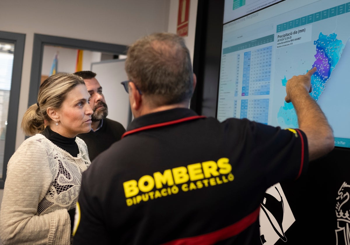 Imagen de la presidenta de la Diputación de Castellón, Marta Barrachina, en la reunión del Consorcio de Bomberos por las fuertes lluvias