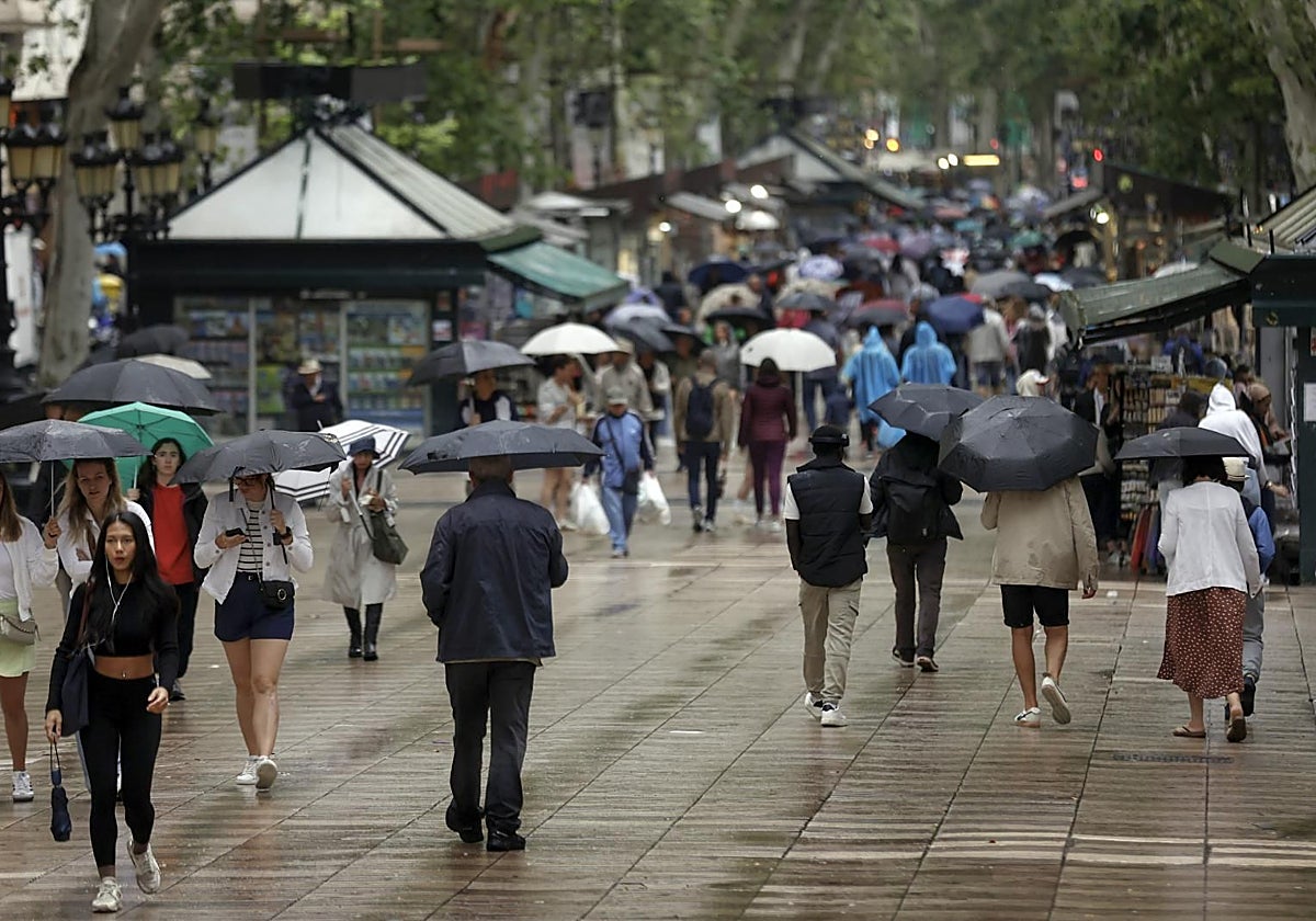 La Aemete prevé que las lluvias y tormentas empiecen en la medianoche y se mantengan todo el martes