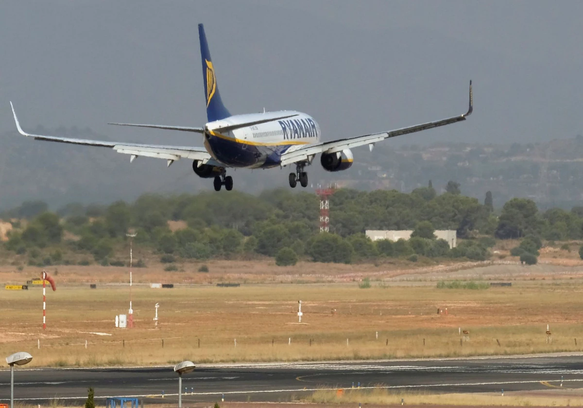 Imagen de archivo de un avión de Ryanair en un aeropuerto de la Comunidad Valencia