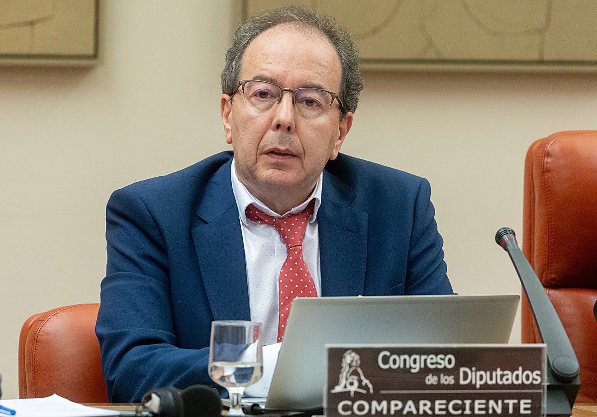 José Luis Rodríguez, en la Comisión de Hacienda y Función Pública, en el Congreso de los Diputados