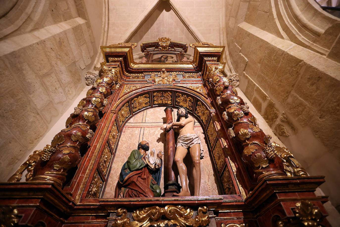 La restaurada capilla de San José y el contrafuerte de la Mezquita-Catedral de Córdoba, en imágenes