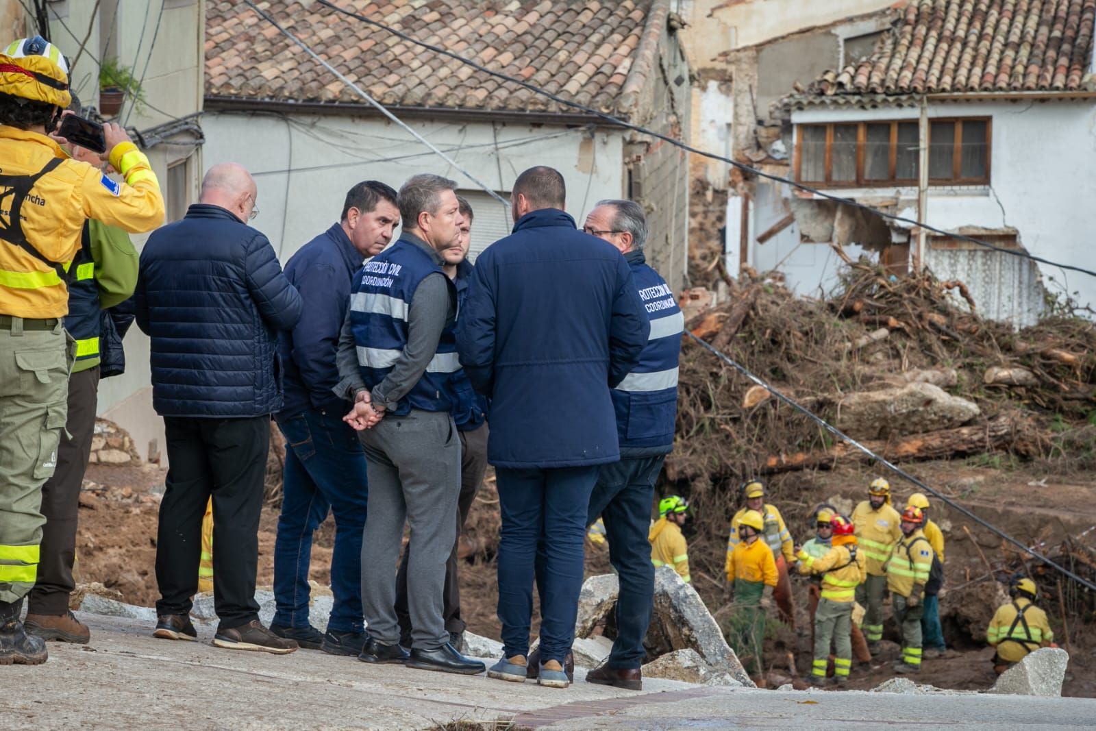Page y Tolón visitan Letur, arrasada por la DANA