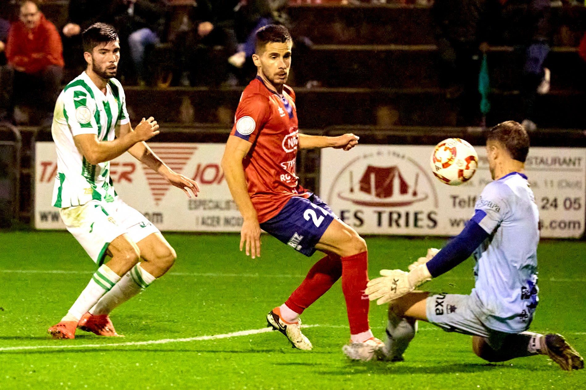 Las imágenes de la sorprendente eliminación copera del Córdoba CF en Olot