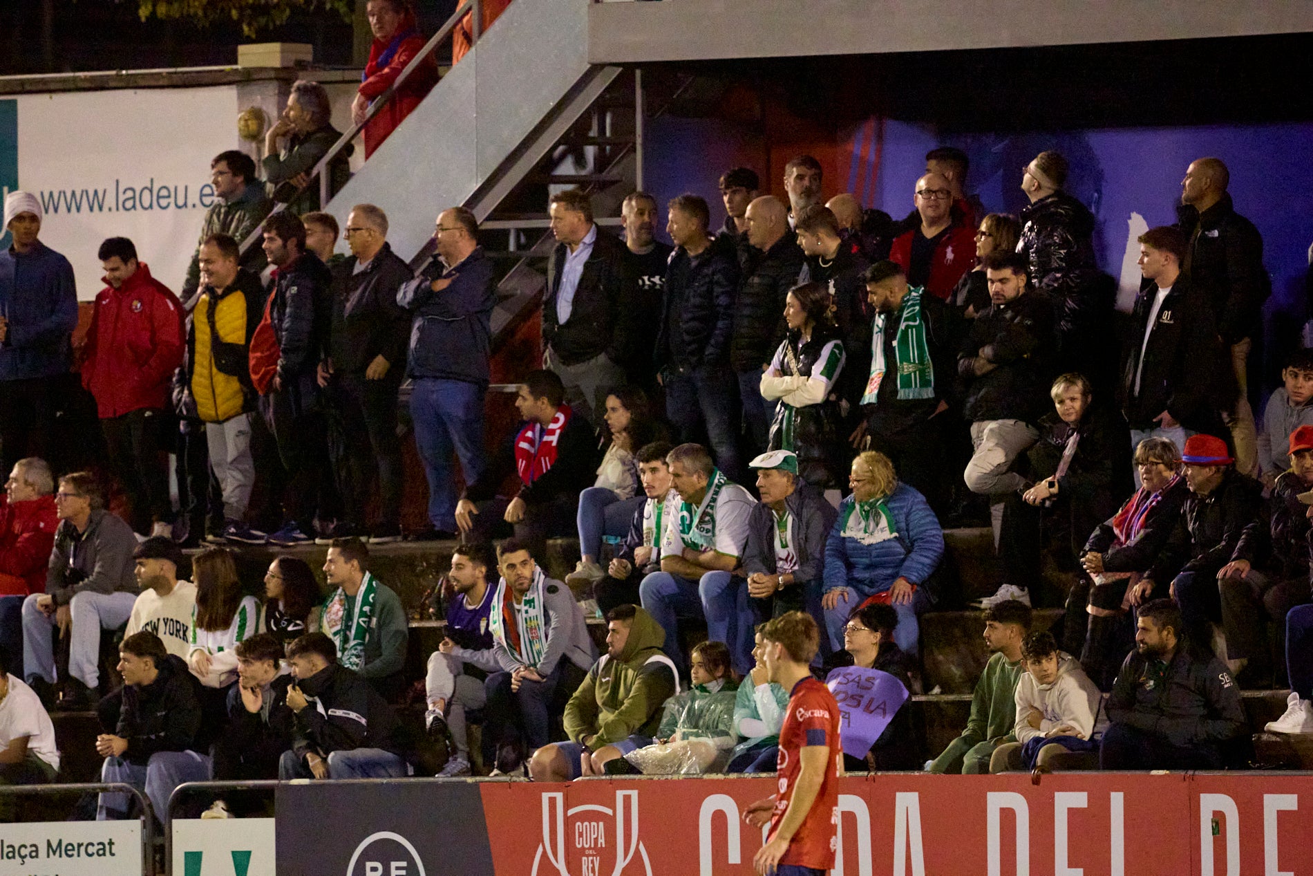 Las imágenes de la sorprendente eliminación copera del Córdoba CF en Olot