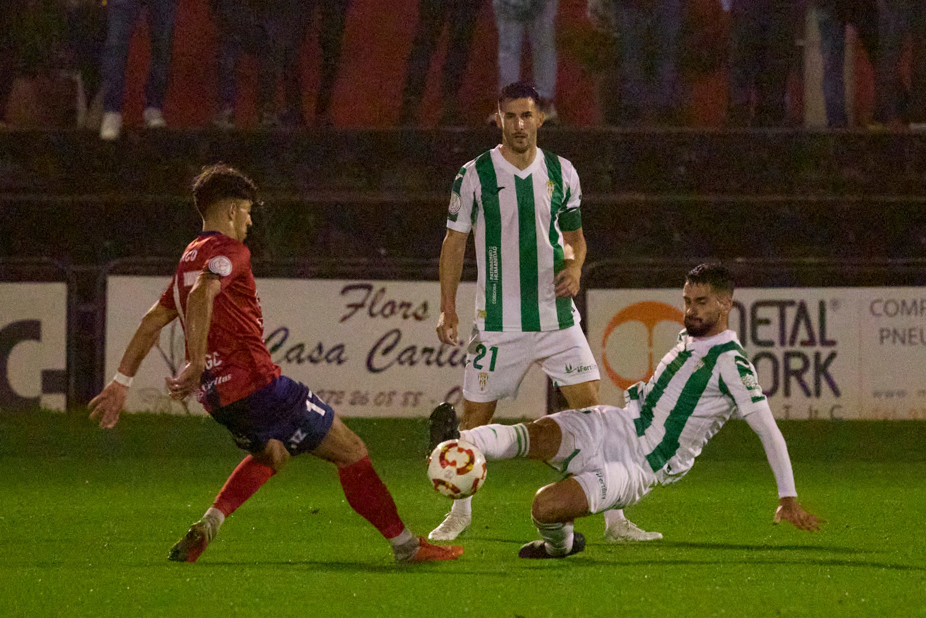 Las imágenes de la sorprendente eliminación copera del Córdoba CF en Olot