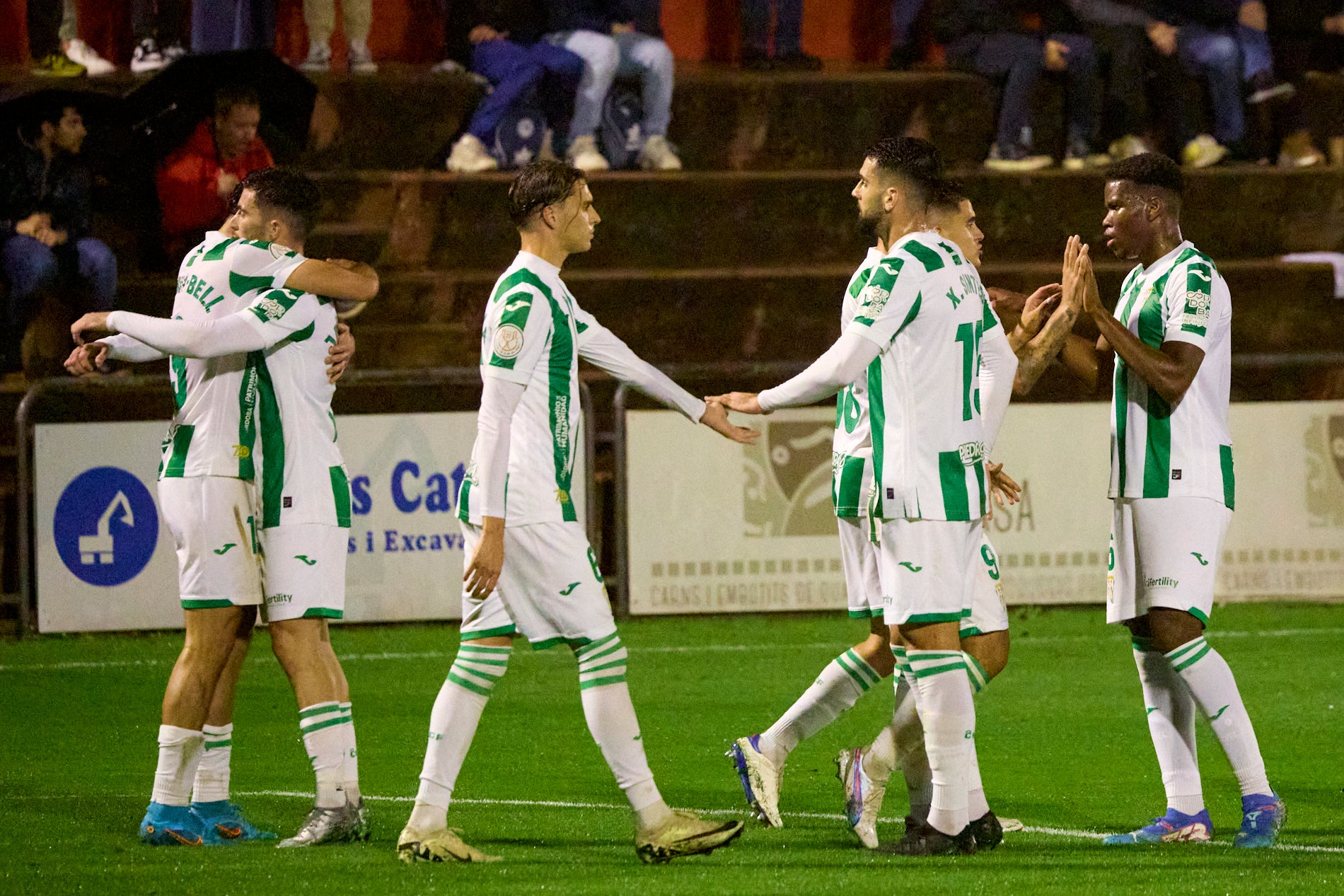 Las imágenes de la sorprendente eliminación copera del Córdoba CF en Olot