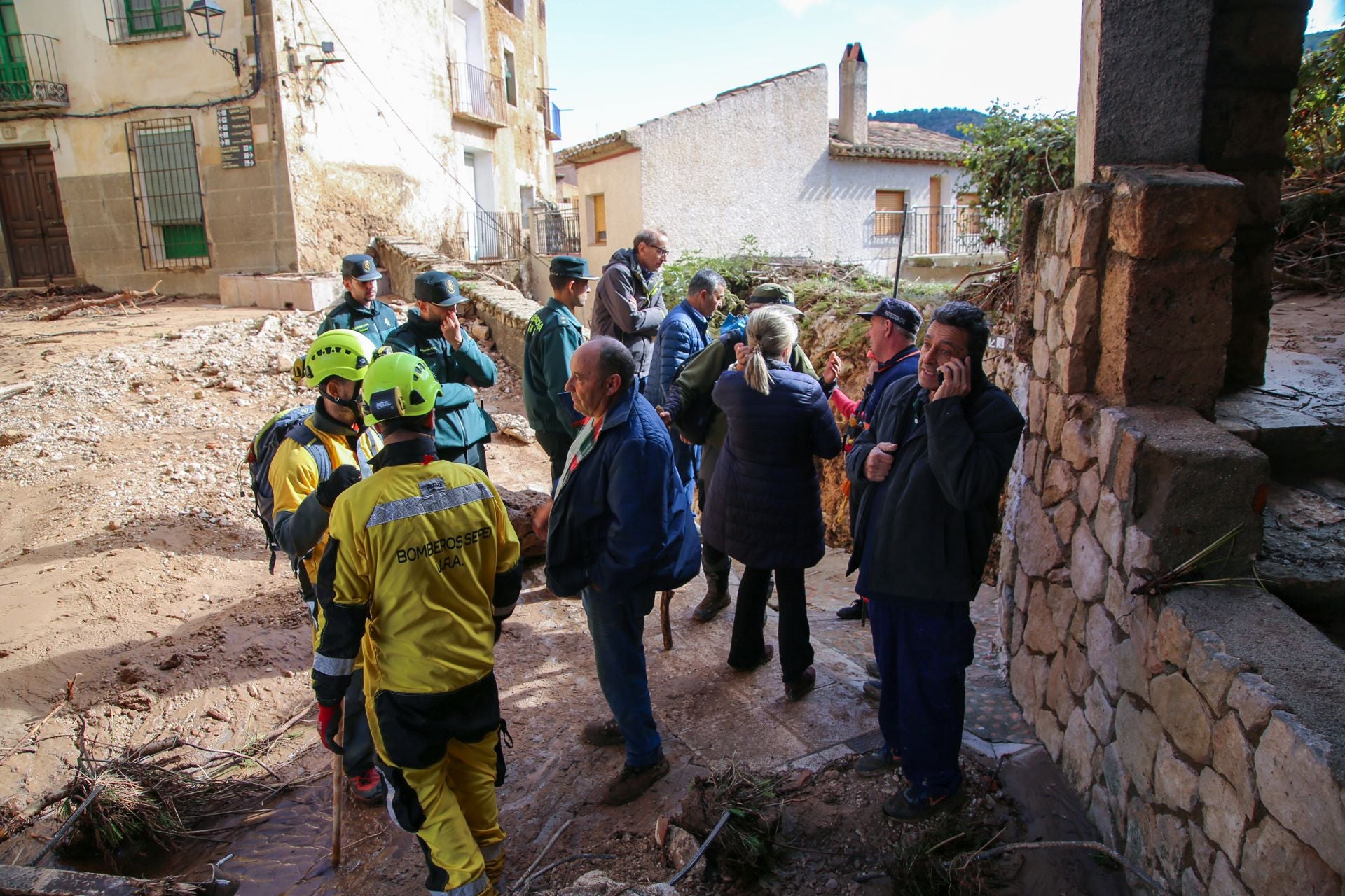 Page y Tolón visitan Letur, arrasada por la DANA