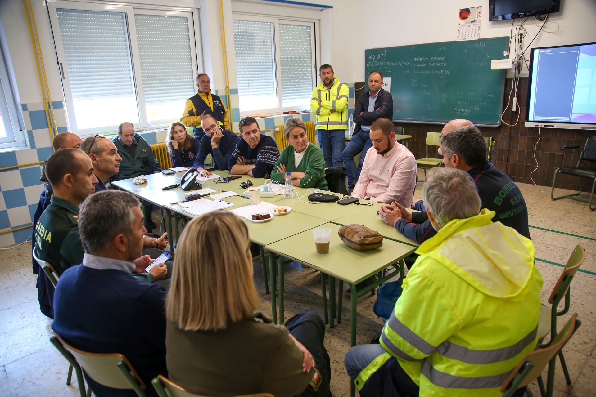 Page y Tolón visitan Letur, arrasada por la DANA