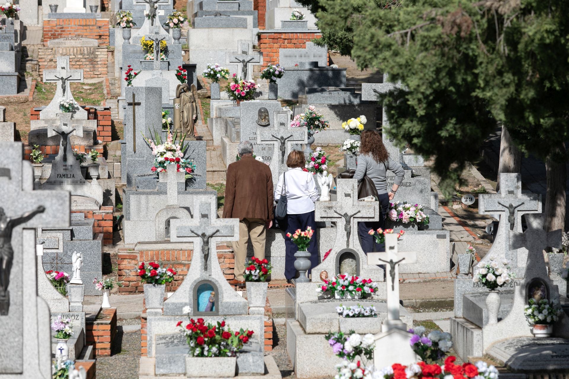 El Día de Todos los Santos en la región, en imágenes