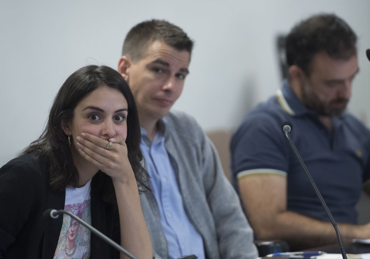 Rita Maestre, Pablo Soto (centro) y Nacho Murgui, en 2016, durante una Comisión de Transparencia en el Ayuntamiento de Madrid