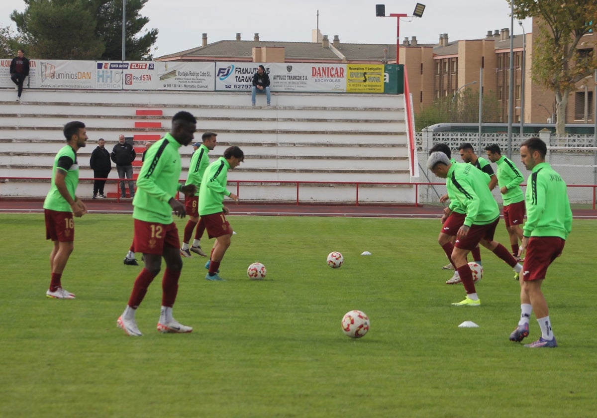 Jugadores del Toledo calentando