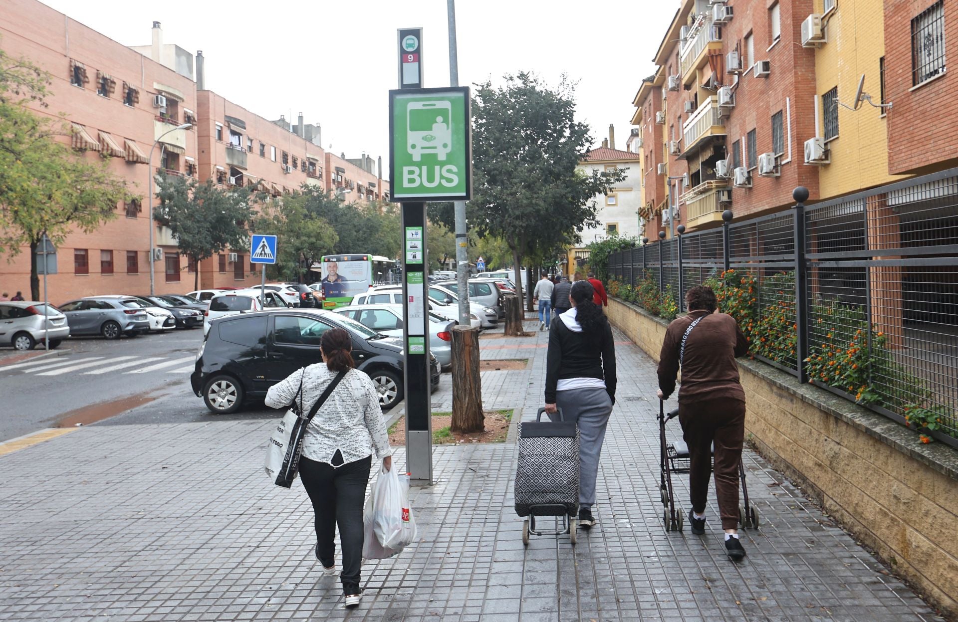 La vida en el Sector Sur y el Guadalquivir, dos de los barrios más pobres de España, en imágenes