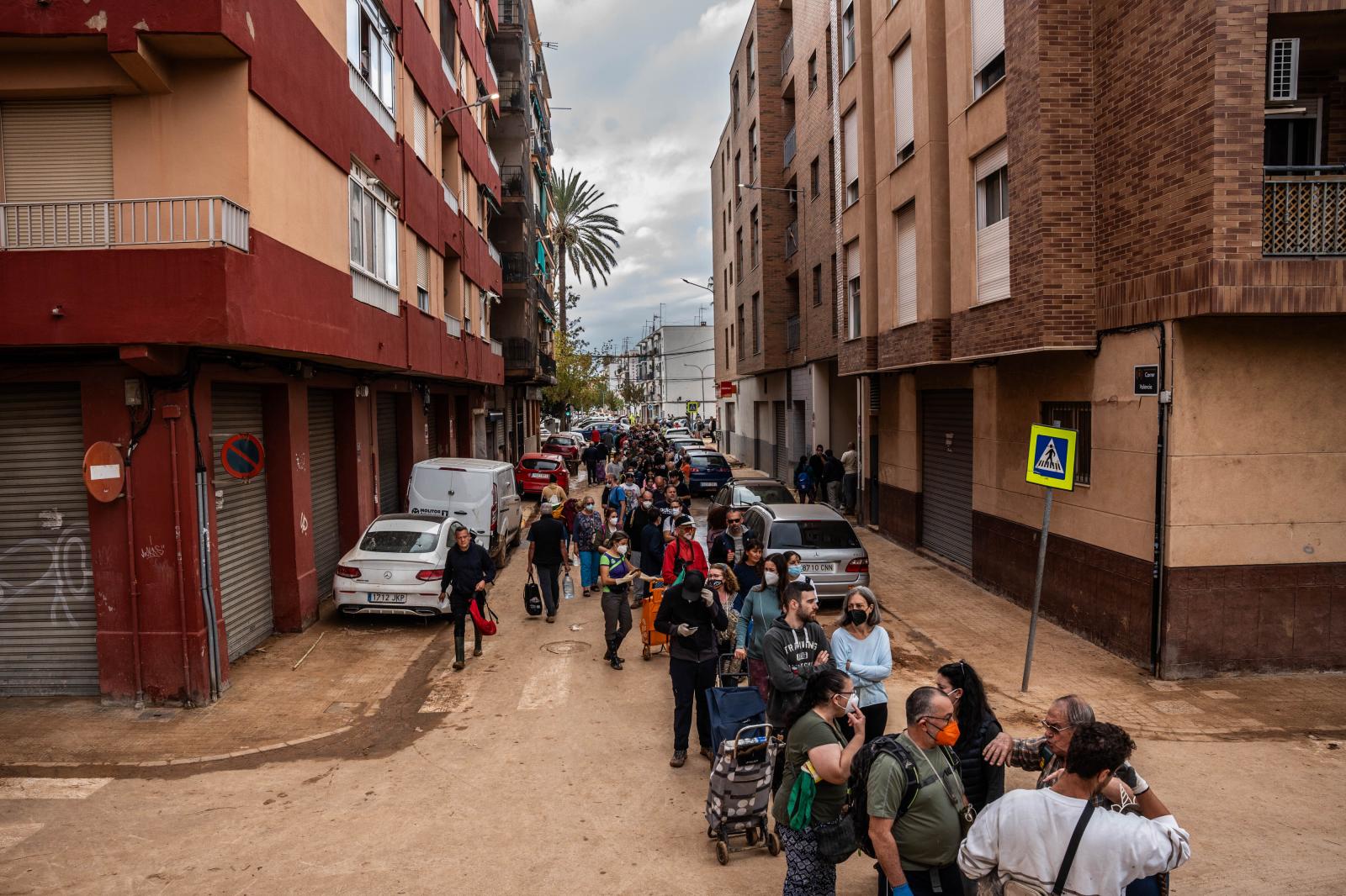 Continúan este domingo por quinto día consecutivo las labores de limpieza y desescombro en Paiporta, Valencia