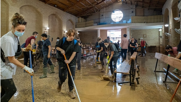 Las tareas se desarrollan también en templos y locales parroquiales