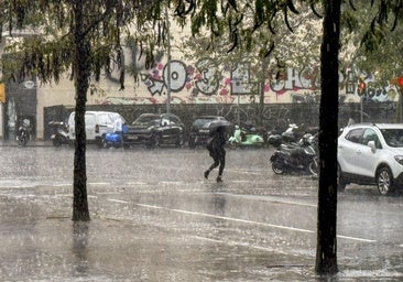 Alerta en Barcelona por lluvias torrenciales: el AVE interrumpido, Rodalies suspendido y varias carreteras cortadas