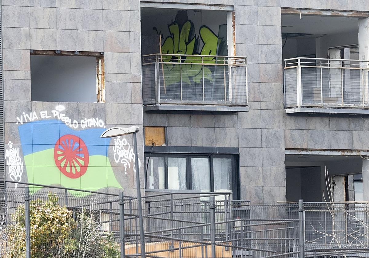 Parte de la urbanización okupada