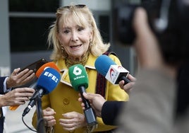 Esperanza Aguirre critica al Gobierno por la gestión de la DANA y pide la dimisión de Robles