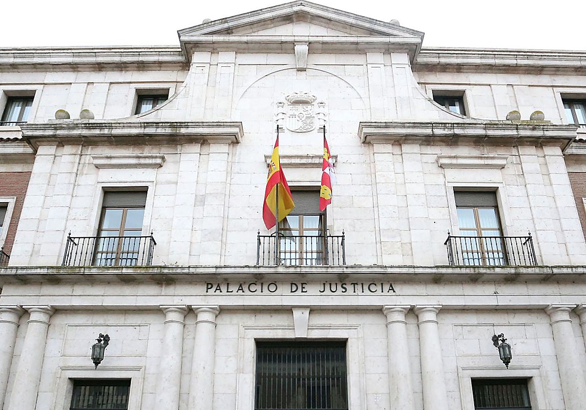 Se expone a un año de cárcel por espetar a una camarera latina: «¡Ojalá gane VOX y os metan en pateras!»