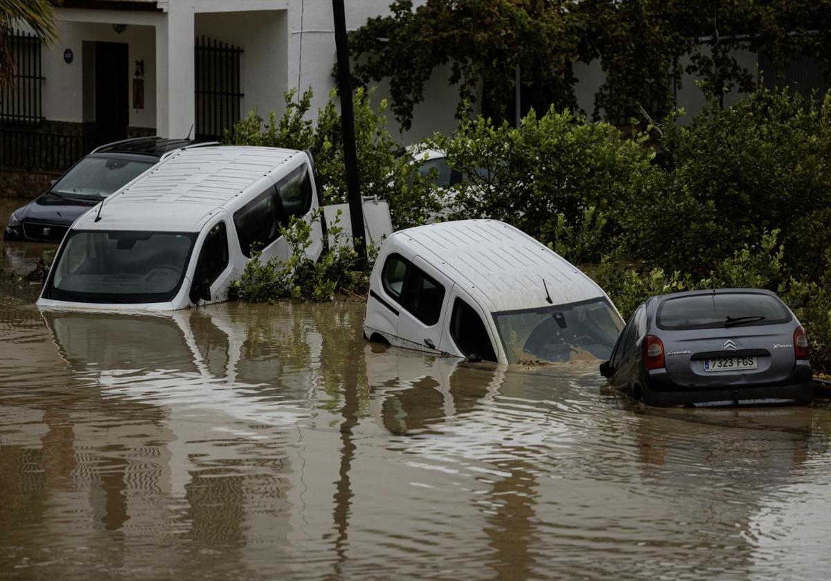 El municipio malagueño de Álora, anegado por el desborde del Río Guadalhorce