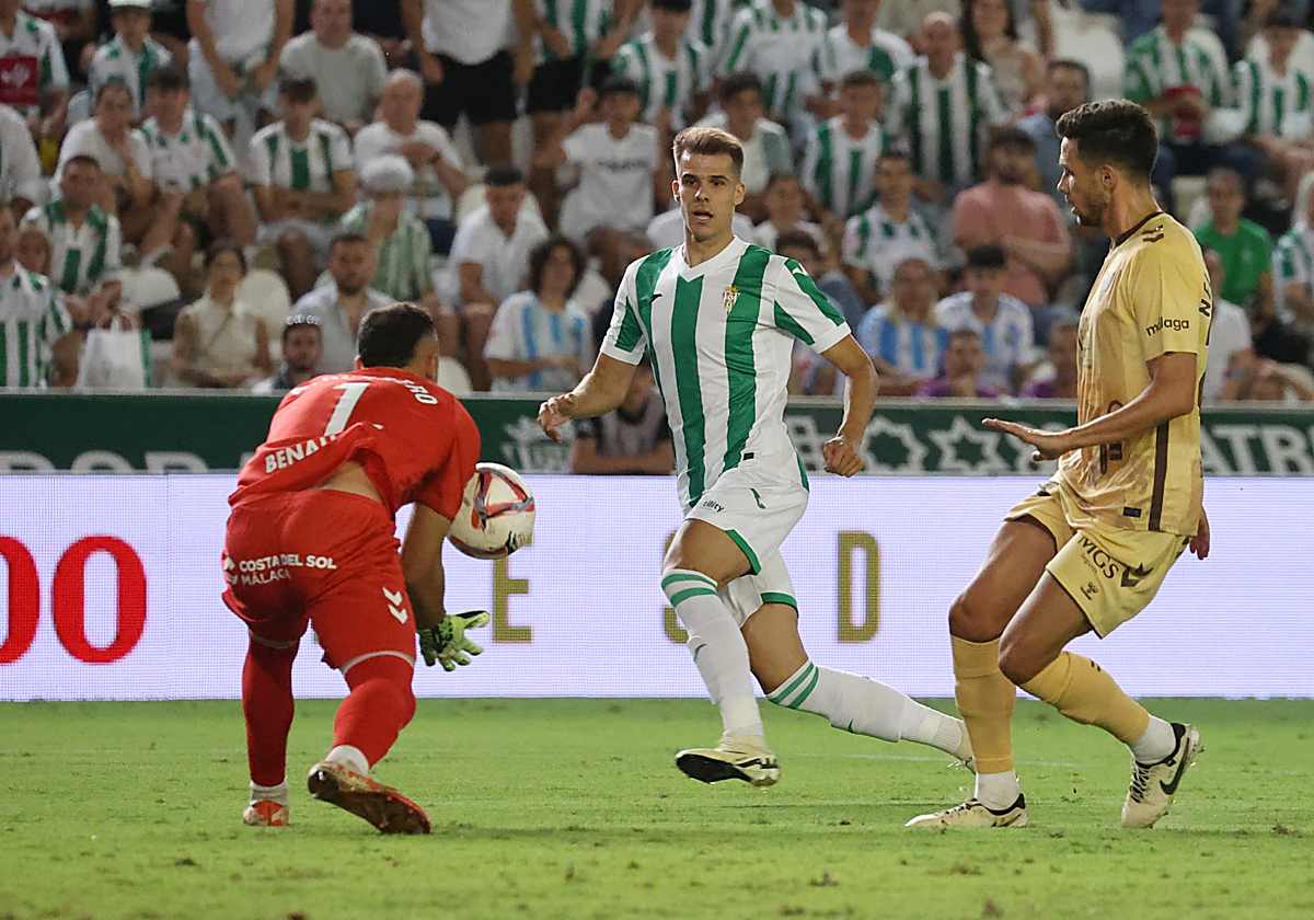 Ander Yoldi durante un partido con el Córdoba esta temporada