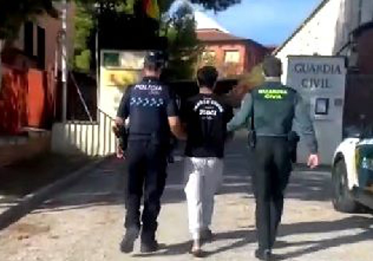 Dos detenidos por un delito continuado de robo con fuerza en el Punto ...