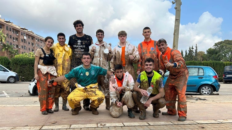 Universitarios de Toledo, soldados del ejército de la solidaridad en Valencia por la DANA