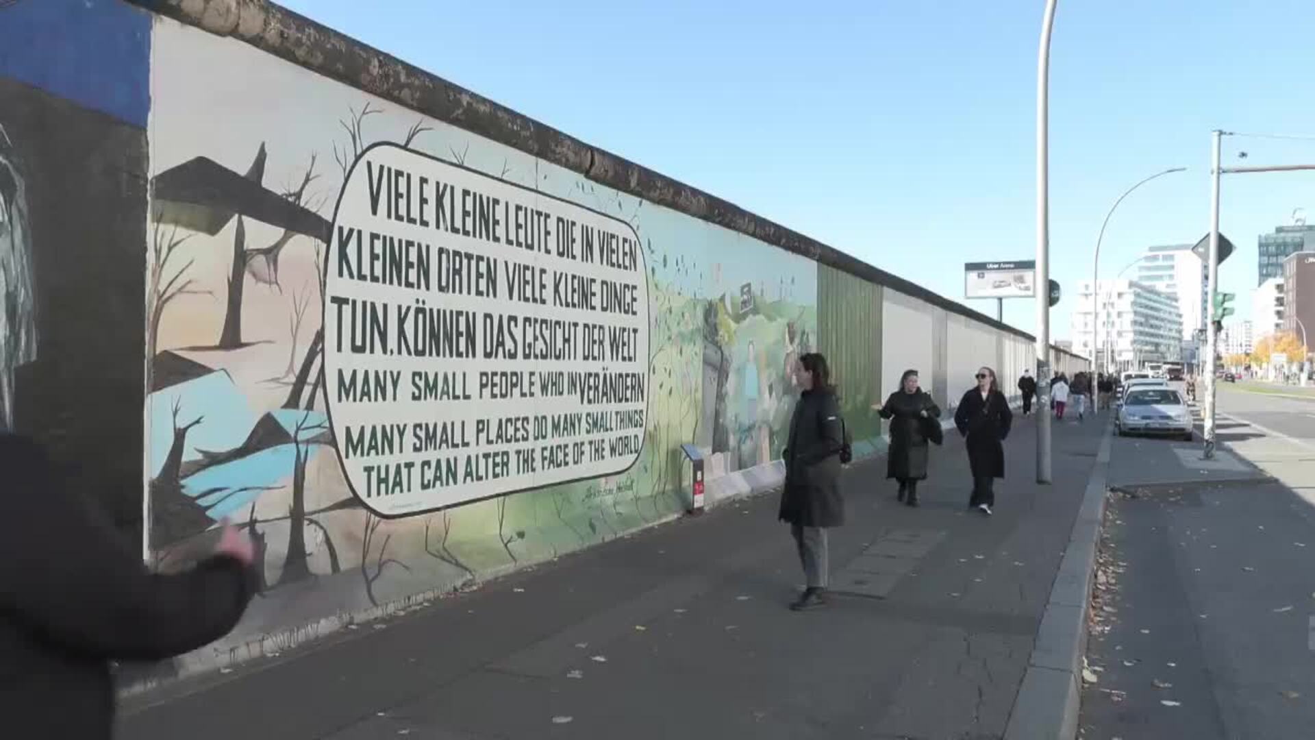 A 35 años de la caída del Muro, Berlín mantiene el legado de los 90