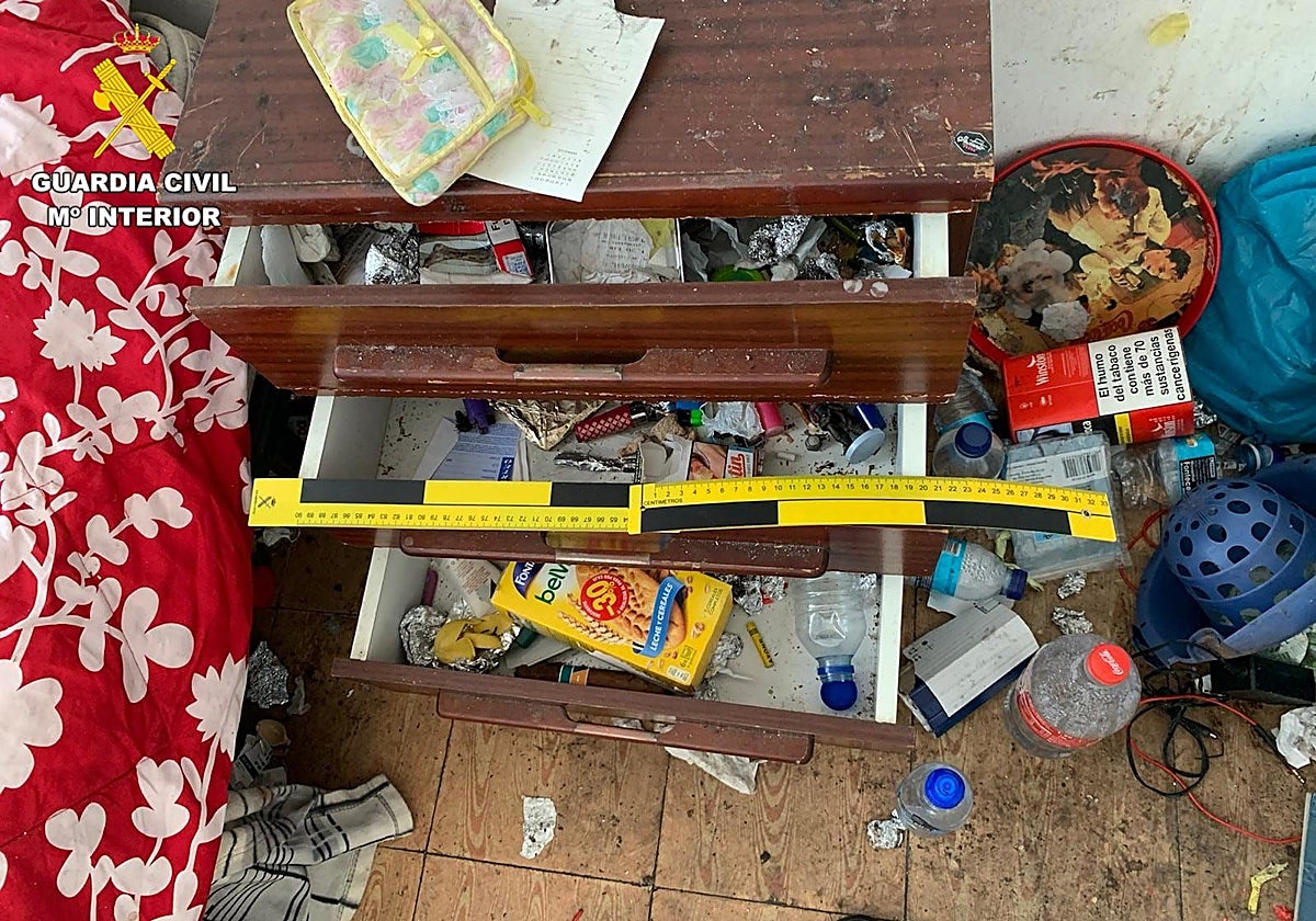 Imágenes del interior del '24 horas' de la droga de Meicende