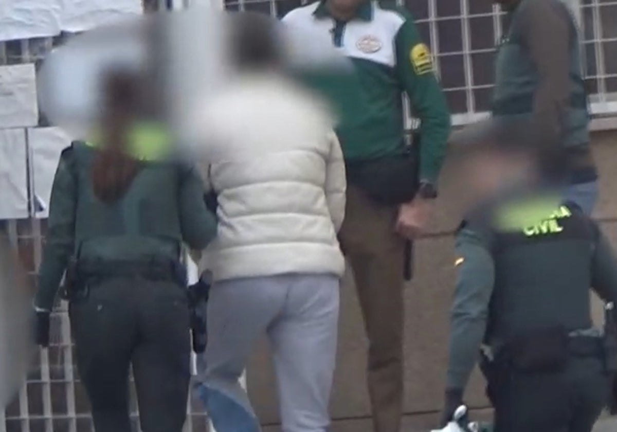 La mujer de 51 años detenida por agentes de la Guardia Civil