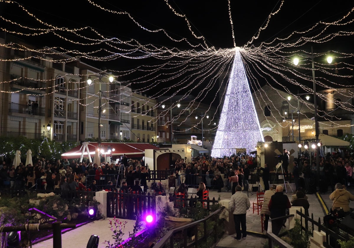 Decoración navideña en la plaza Nueva de Lucena en años anteriores