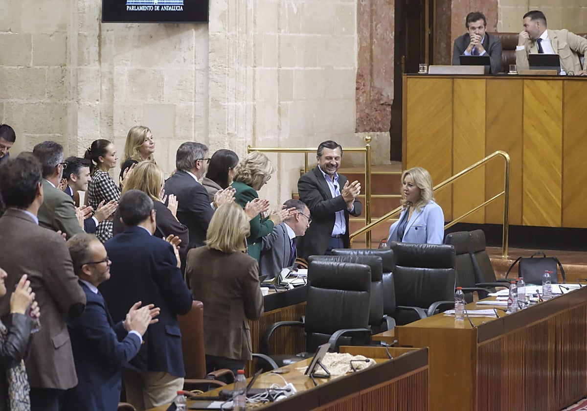 El Parlamento da luz verde al presupuesto andaluz al tumbar la mayoría ...