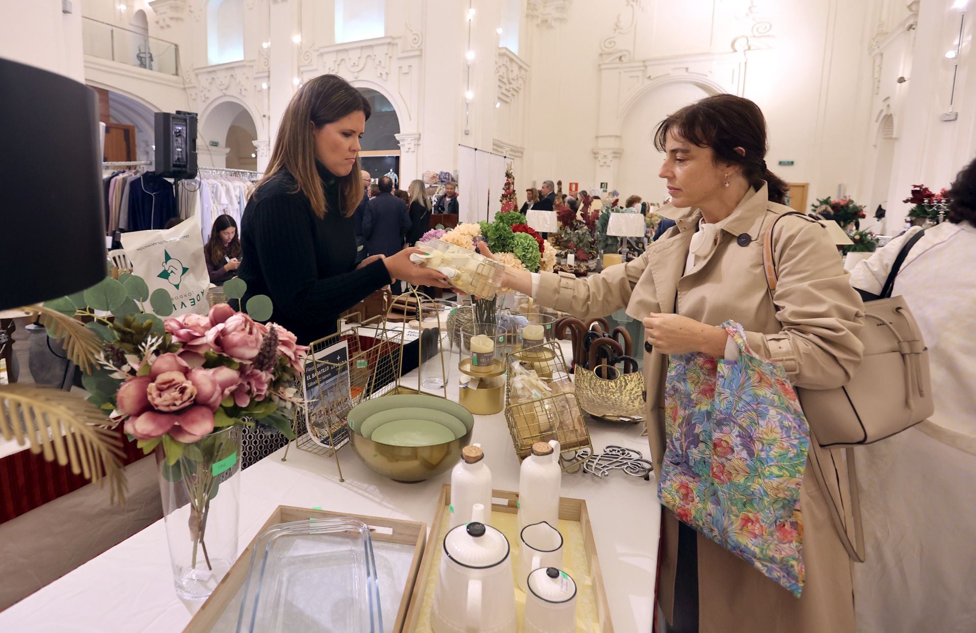 La inauguración del XV Baratillo de Adevida en Córdoba, en imágenes