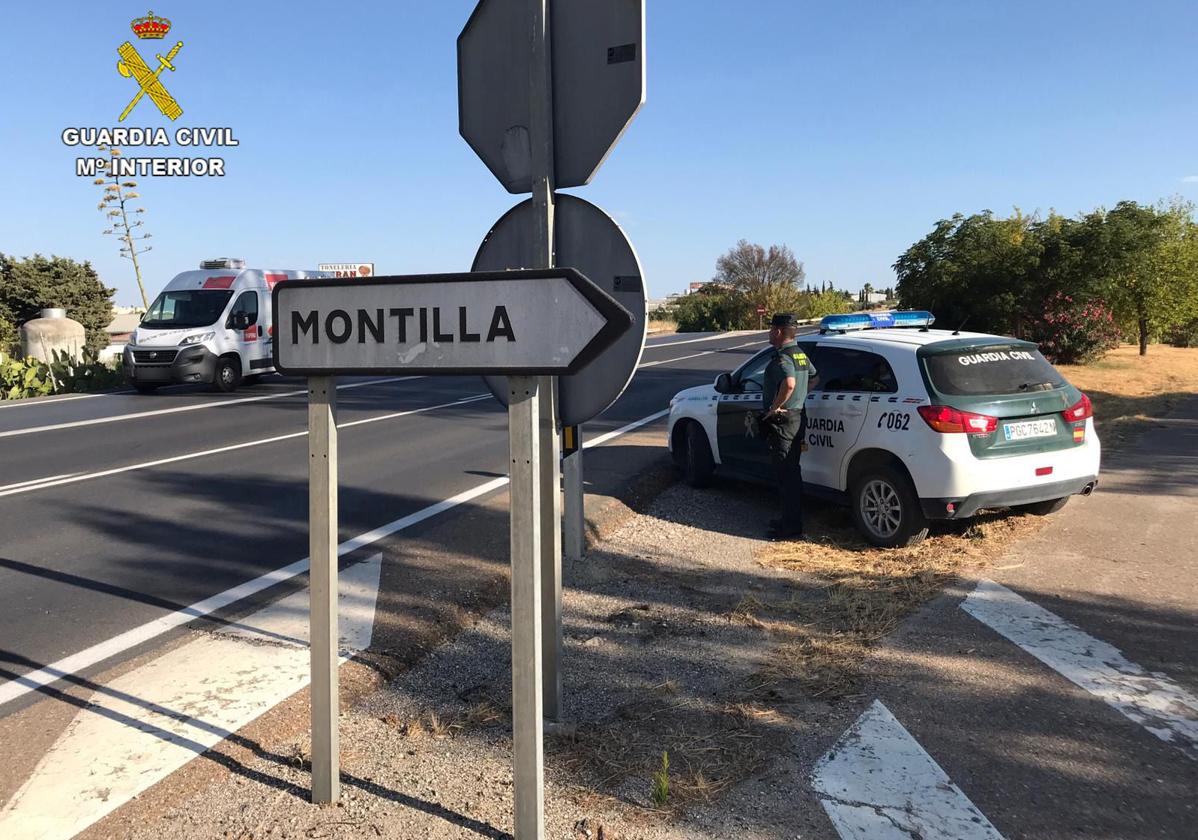 El atraco de un torpe ladrón en Montilla: entra en una casa, se lleva sólo un monedero y olvida su camisa