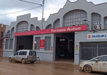 El taller mecánico de Algemesí que lleva dos semanas arreglando gratis averías a los voluntarios de la DANA