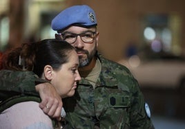 Emoción a raudales en el adiós a los soldados de Cerro Muriano en su viaje a Líbano