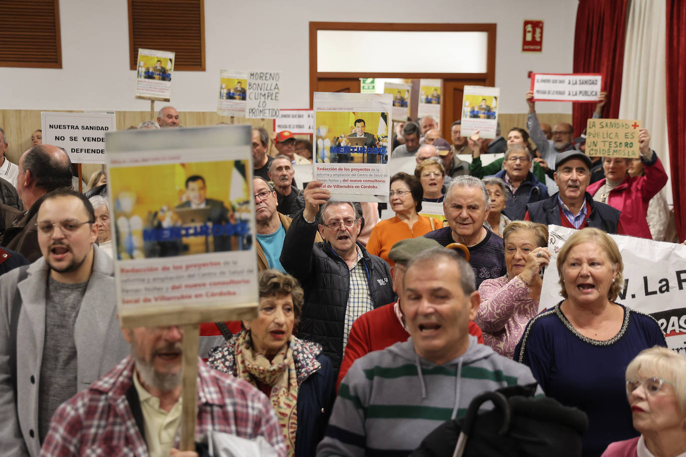 El tenso Pleno del Ayuntamiento de Córdoba que se ha suspendido, en imágenes