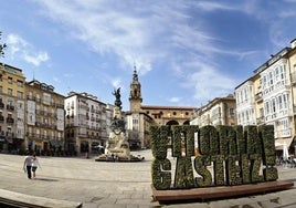 Una joven deja a su novio y a su amante semiinconscientes tras descubrirse su infidelidad en Vitoria