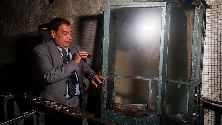 Vestíbulo de salida de la estación de Ventas