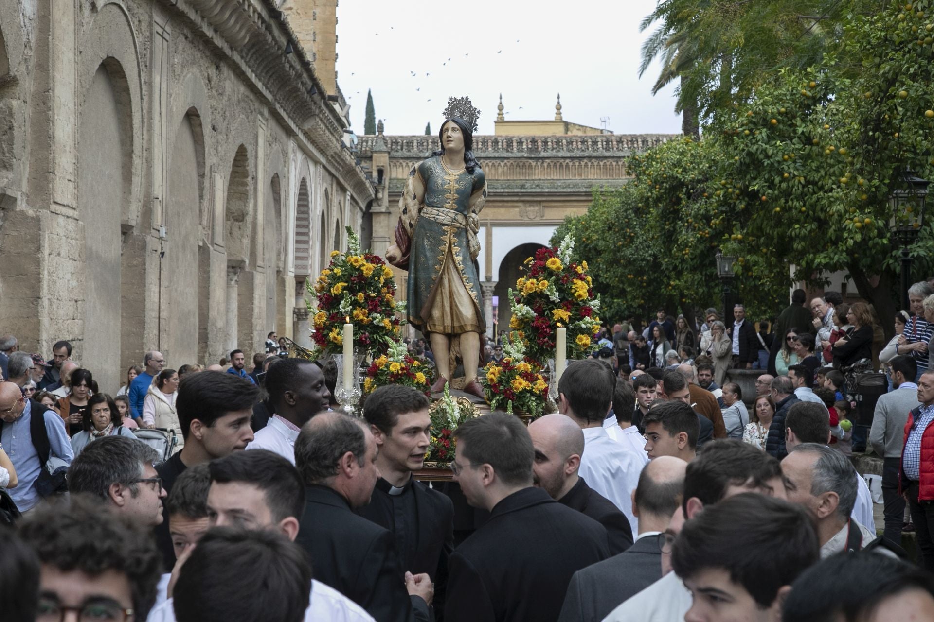 La alegre peregrinación de San Acisclo, Santa Victoria y San Pelagio en Córdoba, en imágenes