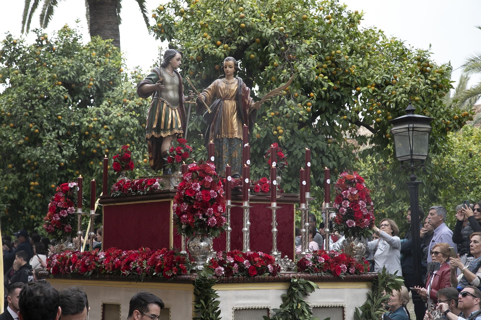 La alegre peregrinación de San Acisclo, Santa Victoria y San Pelagio en Córdoba, en imágenes