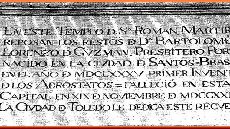 Inscripción dedicada a Lorenzo de Guzmán en el pórtico de la iglesia de San Román publicada por Blanco y Negro en 1926