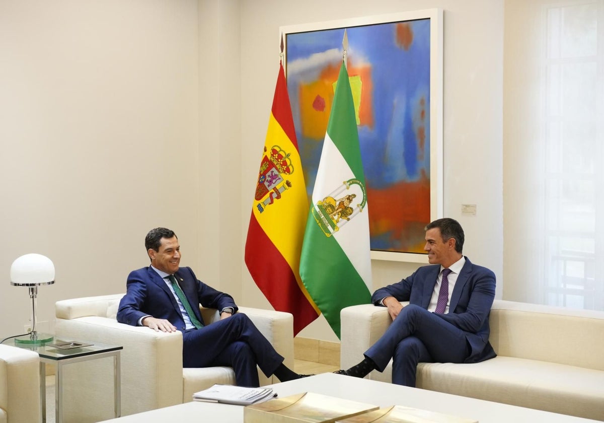 Reunión entre el presidente del Gobierno, Pedro Sánchez, y el presidente andaluz, Juanma Moreno