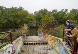 Canal de Isabel II retira 1.500 toneladas de toallitas de la red de saneamiento en un año